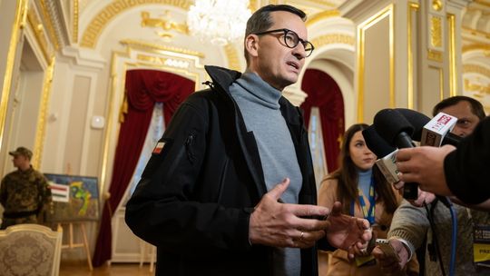 Premier Morawiecki: Rosja chce rzucić Ukrainę na kolana