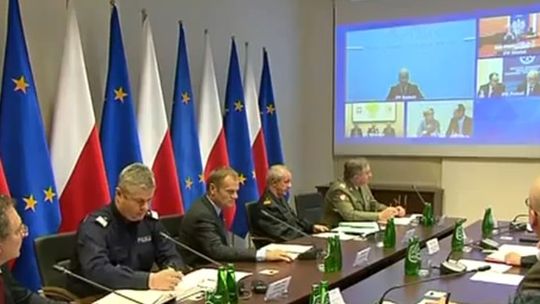 Premier Tusk walczył z wiatrem