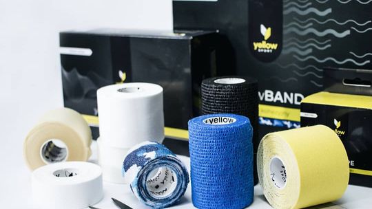 Prezentujemy przydatne akcesoria do kinesiotapingu, czyli dynamicznego plastrowania