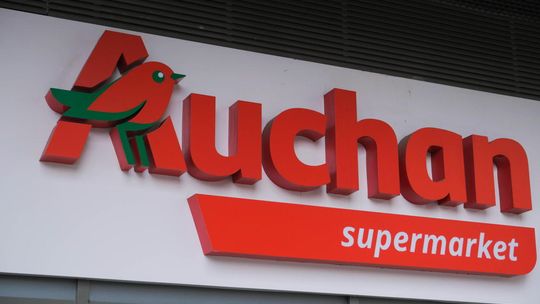 Prezes UOKiK nałożył ponad 87 mln zł kary na Auchan za nieuczciwe wykorzystywanie przewagi kontraktowej