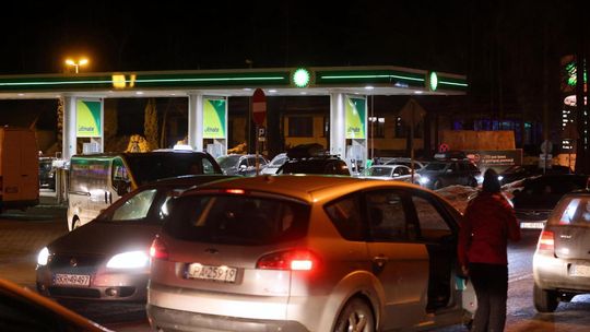 Prezes UOKiK zlecił natychmiastowe kontrole stacji ws. podnoszenia cen paliw