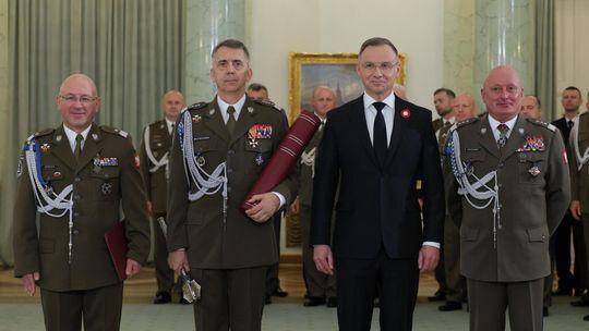 Prezydent wręczył akty mianowania na stanowisko Dowódcy Generalnego RSZ i na stanowisko dowódcy WOT
