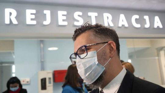 Prof. Banach: efekt piątej fali jest już widoczny w szpitalach