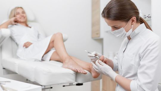 Profesjonalne wyposażenie salonu podologicznego i kosmetycznego – Twój klucz do sukcesu z Leopard!