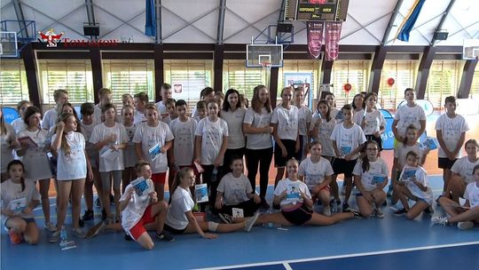 Projekt Fundacji Moniki Pyrek "Kinder+Sport. Alternatywne lekcje W-F" w Ujeździe