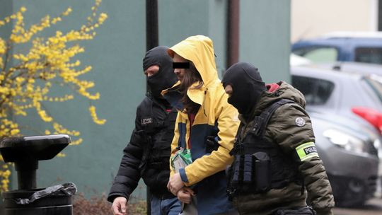 Prokuratorskie zarzuty dla 25-latka ws. zniszczenia pomnika Jana Pawła II