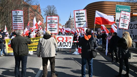 protest przeciwko migrantom na przejściu granicznym w Zgorzelcu