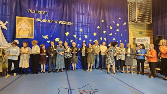 Przeszłość, która buduje przyszłość - podwójny jubileusz w SP12 Przeszłość, która buduje przyszłość - podwójny jubileusz w SP12