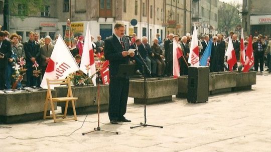 Przez auta szybę: lewe ręce opadają