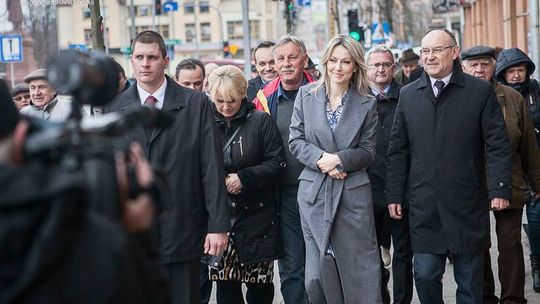 Przez auta szybę: lewicowa mizeria