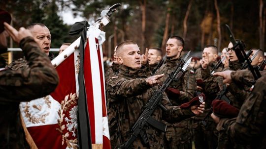 Przysięga żołnierzy DZSW w 25. Brygadzie Kawalerii Powietrznej. Tomaszów Mazowiecki świętował 25 października