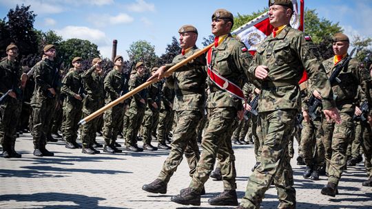 Przysięgę na sztandar złożyli nowi żołnierze 9 Łódzkiej Brygady Obrony Terytorialnej