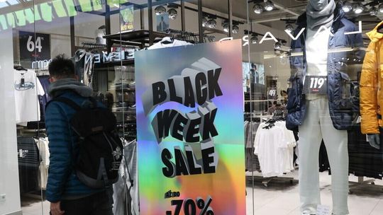 Psycholog: zakupy zaspokajają naszą potrzebę stymulacji sensorycznej i różnorodności