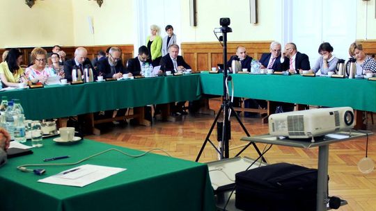 Radni nie czytają uchwał