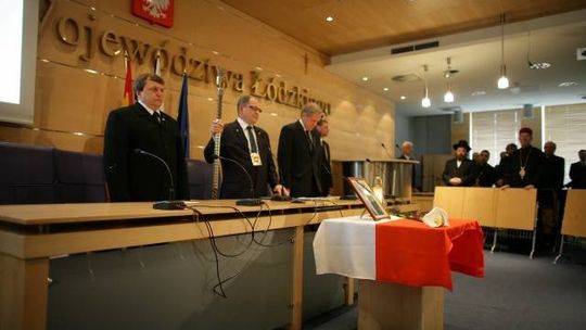 Radni Sejmiku województwa łódzkiego uczcili pamięc ofiar katastrofy