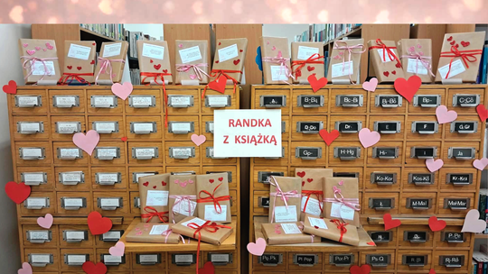 „Randka z książką” w Tomaszowie. Walentynkowa akcja czytelnicza w Bibliotece Pedagogicznej