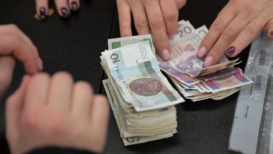 Raport: blisko połowa studentów w Polsce zarabia nie więcej niż 4 tys. zł