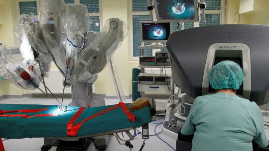 Raport: boom na rynku robotów operacyjnych w Polsce