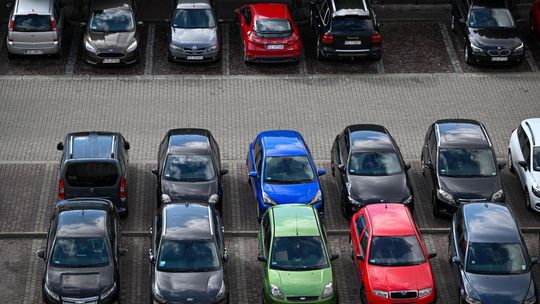 Raport: Polacy przy wyborze samochodu kierują się głównie ceną