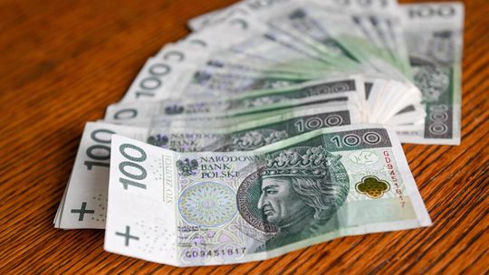 Raport: średnie zadłużenie polskich kobiet jest wyższe niż mężczyzn