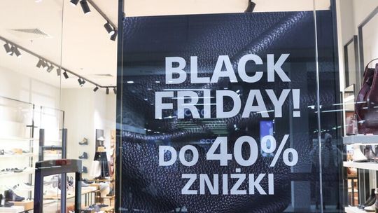 Raport: w Polsce w tygodniu promocji Black Friday wytwarza się do 150 tys. ton odpadów
