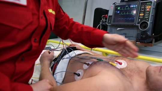 Ratownik medyczny, który jeździ do Ukrainy: lepsze jest ryzykowanie niż bierne patrzenie