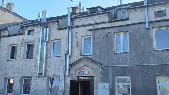 Remont klatki przy Kołłątaja 20. Mała inwestycja, duża ulga dla mieszkańców