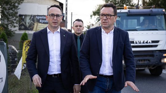 Rondo w Inowłodzu ma przeciąć niebezpieczny węzeł. Minister Klimczak podpisał plany inwestycyjne