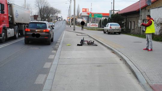 Rowerzystka potrącona przez szkolny autobus