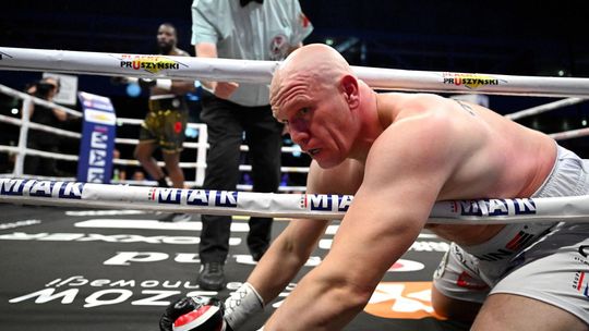 Różański znokautowany przez Okoliego w walce o pas mistrzowski federacji WBC