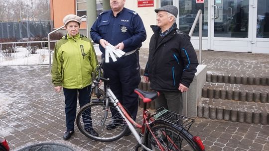Rozdawali odblaski