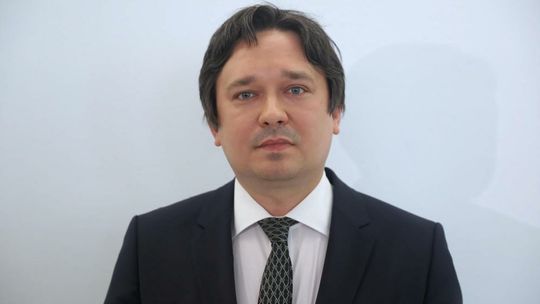 RPO: nadmiarowe zgony osób z COVID-19 wiążą się ze słabością systemu opieki zdrowotnej