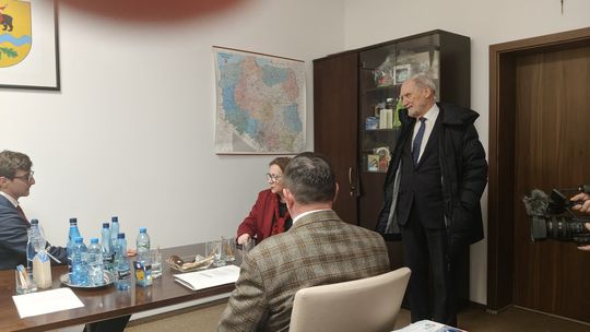 Rycerze Maryi, Antoni Macierewicz, Anna Milczanowska, kluby Gazety Polskiej