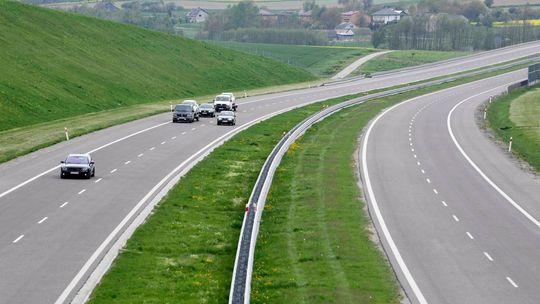Rząd przyjął w środę projekt ustawy o zniesieniu opłat za autostrady zarządzane przez GDDKiA