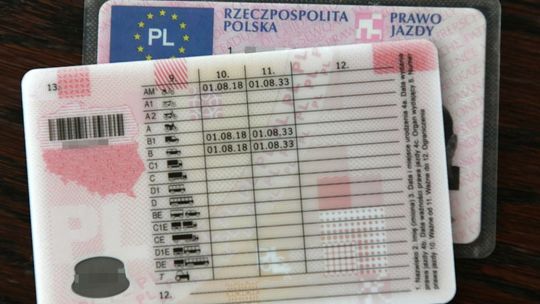 Rząd zniesie opłatę ewidencyjną przy rejestracji pojazdów