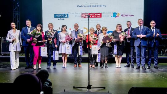 Rzecznik Praw Dziecka uhonorował tomaszowian za pracę na rzecz dzieci