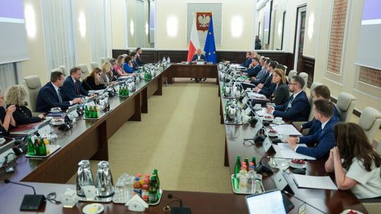 Rzecznik rządu: Rada Ministrów przyjęła projekt wliczający umowy cywilnoprawne do stażu pracy