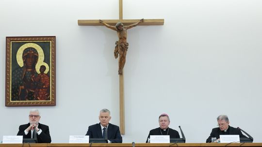 Siemoniak: rząd widzi wielką rolę Kościoła w budowaniu pokoju społecznego