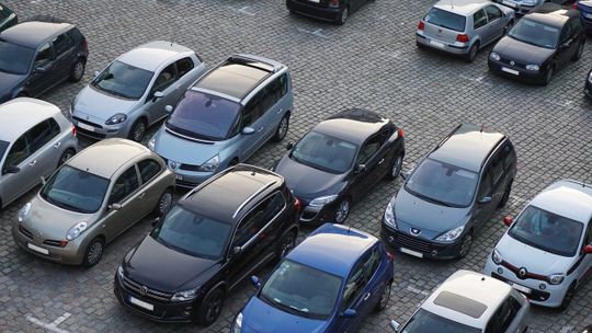 Skarżą opłaty parkingowe przy supermarketach