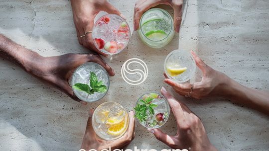 SodaStream, wiodący producent ekspresów do gazowania wody, prezentuje repozycjonowanie 360°