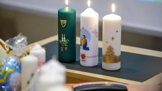Sondaż: w grudniu Polacy myślą o pomaganiu
