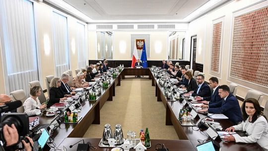 Sondaż: według 59,3 proc. badanych rekonstrukcja rządu nie pomoże wyjść z kryzysu politycznego