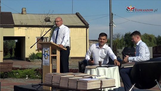 Spotkanie z autorami książki "Gmina Ujazd i jej mieszkańcy w dawnej fotografii" - Jarosławem Cielebonem i Michałem Adamem Pająkiem