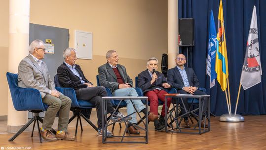 Spotkanie z „Hubalową Rodziną” w ZSP nr 1: lekcja historii, pamięci i postawy obywatelskiej