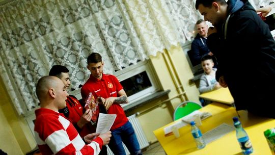 Spotkanie z piłkarzami Widzewa w Tomaszowie Maz.