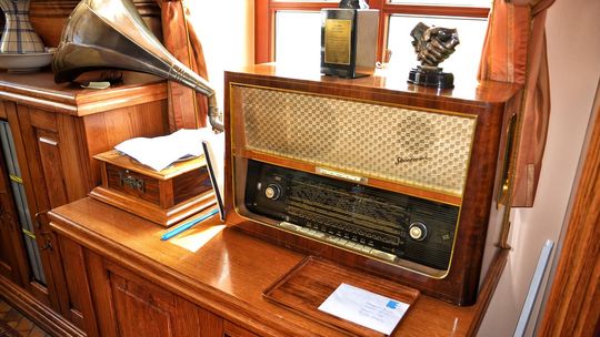 Stacje radiowe, które można odbierać w Tomaszowie