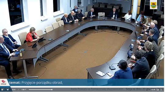 „Sesja-widmo i świąteczny prezent dla starosty. Kto naprawdę wygrał ten dzień?”