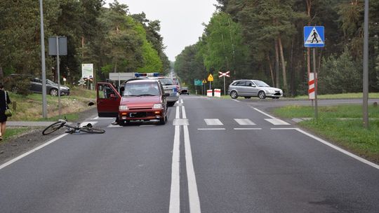 Starsza Pani na rowerze