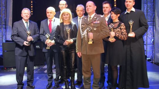 Statuetki dla Przyjaciół Powiatu rozdane