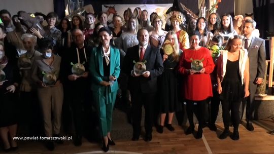 Statuetki „SteFany” dla wyróżnionych nauczycieli II LO